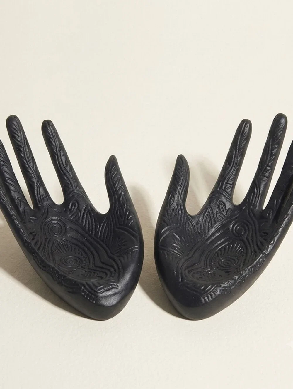 Embossed Hand Palm Ring Holder